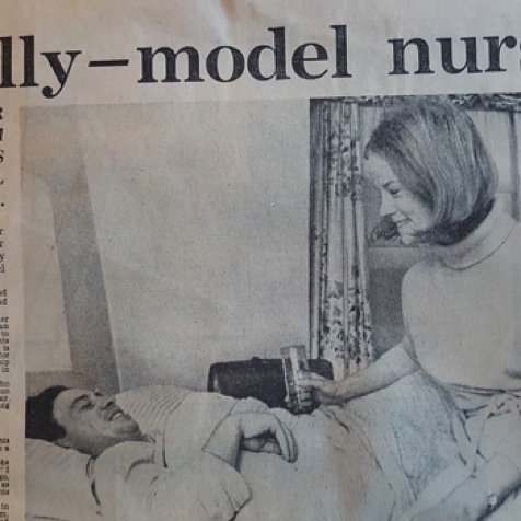 En 1964, Une nurse particulière pour Jimmy : Sally Stockes...